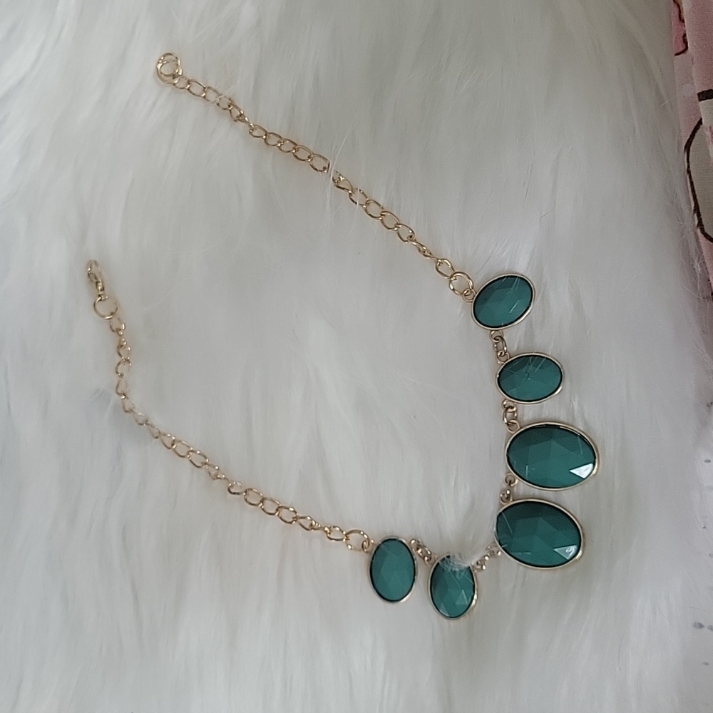 Vibrant green necklace